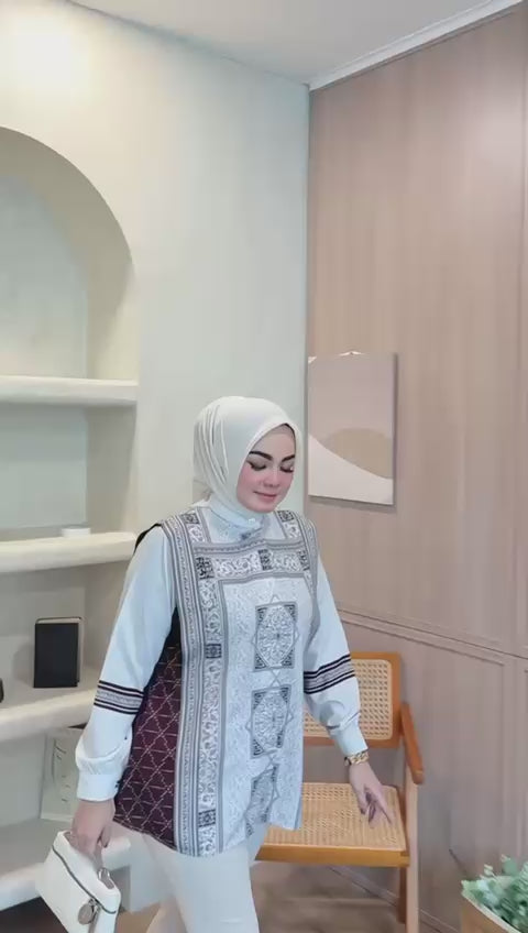 Sandra Shirt V8: Elegant flows